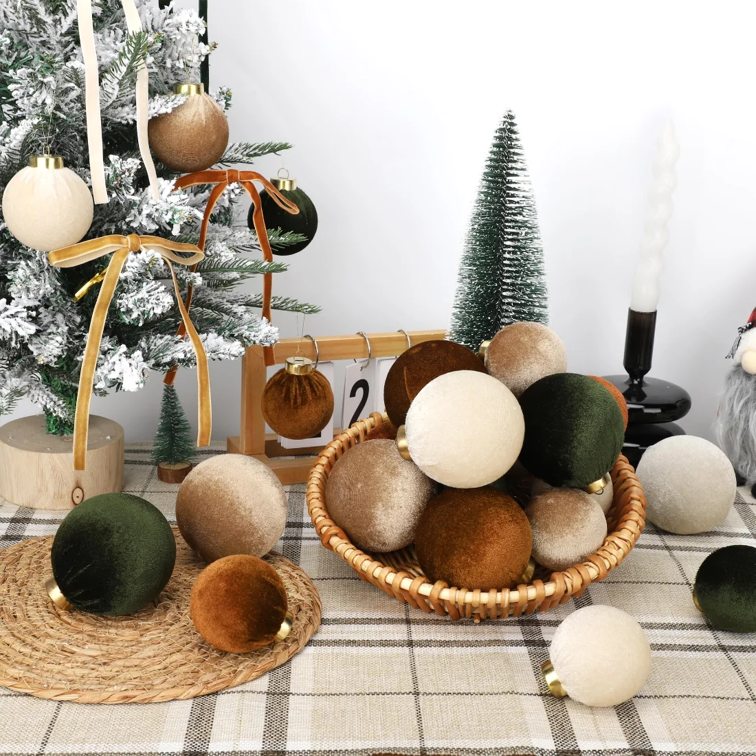 Bassion Velvet Christmas ornaments, 36 pieces in Brown and Green, view 2